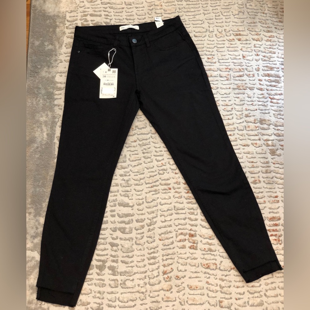 Brand New Zara Mid Rise Skinny Jeans
